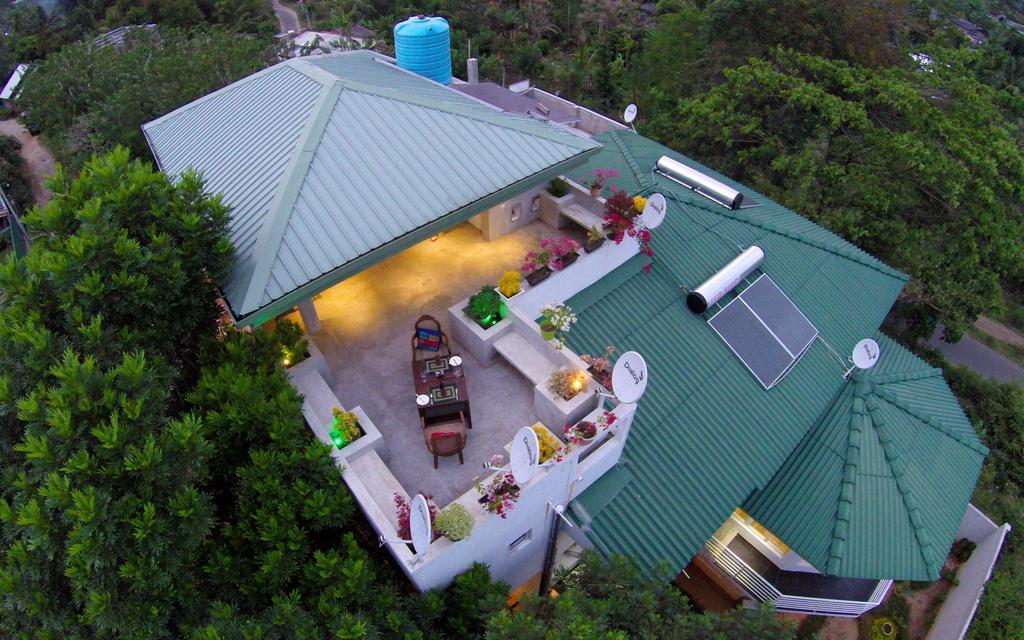 Winter Villa Канди Екстериор снимка