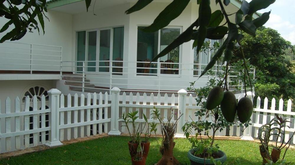 Winter Villa Канди Екстериор снимка